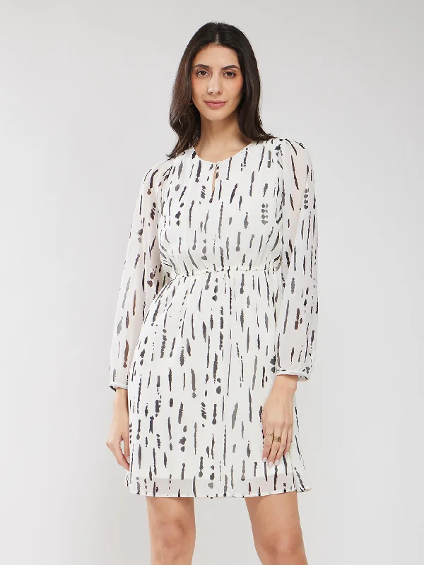 Women’s ribbed dresses for textured look -A-line Geometric Print Dress - Off White And Black